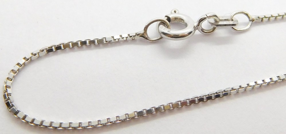 Klenoty Budín Dámský pevný přívěskový zlatý řetízek z bílého zlata VENEZIA 585/1,64gr 50cm HK6292