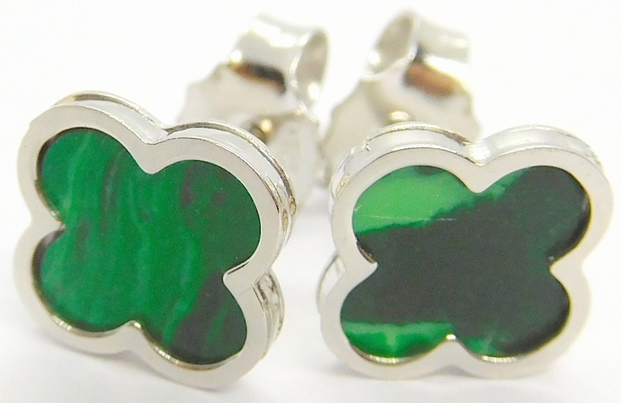 Klenoty Budín Dámské zlaté náušnice z bílého zlata se zeleným smaltem čtyřlístek 585/1,57gr HK2280