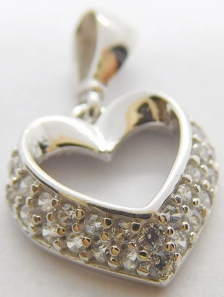 Klenoty Budín Zlaté srdíčko - zlatý přívěsek z bílého zlata se zirkony 585/0,80gr HK3174