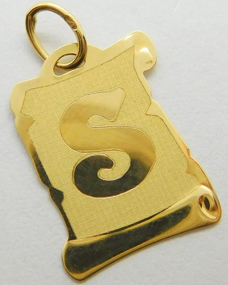 Klenoty Budín Zlatý přívěsek na pergamenu s gravírováním - písmenko S 585/0,45gr GUPYN-58041