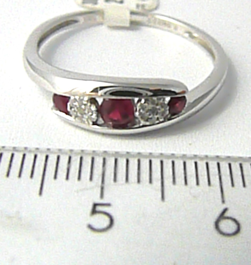 Klenoty Budín Diamantový zlatý prsten z bílého AU s pravými rubíny 3x0,29ct V58 585/2,3gr 3861