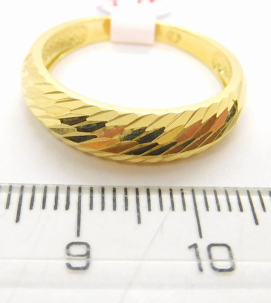 Klenoty Budín Mohutný dámský zlatý prsten s gravírováním 585/2,33gr vel. 60 HK1190