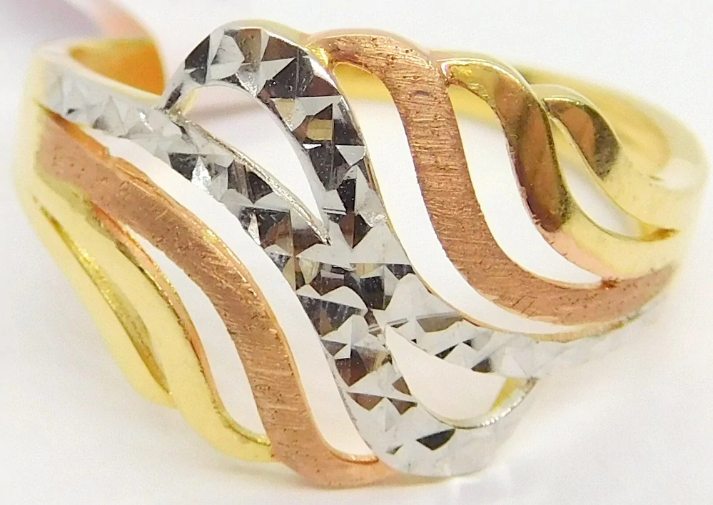 Klenoty Budín Mohutný dámský prsten ze tří barev zlata (růžové,bílé a žluté) 585/2,04gr vel. 62 HK1240