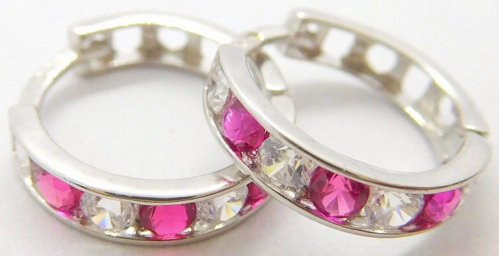 Klenoty Budín Dámské zlaté kruhové náušnice s červenými rubíny z bílého zlata 13mm 585/1,22gr 15991