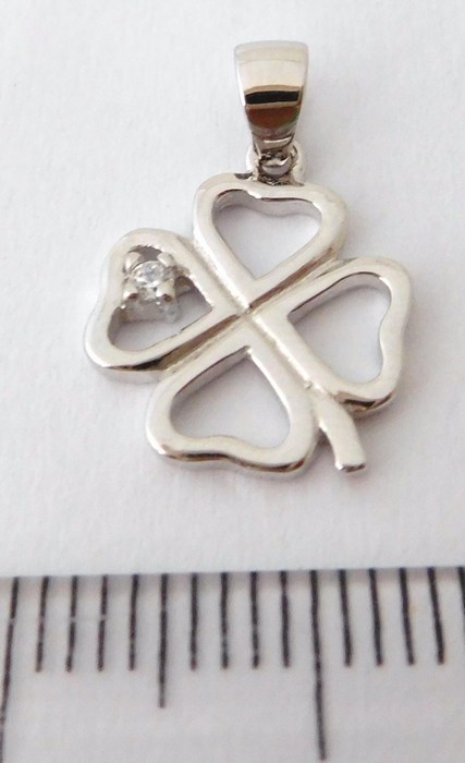 Klenoty Budín Krásný stříbrný přívěšek se zirkony - čtyřlístek 030316200005