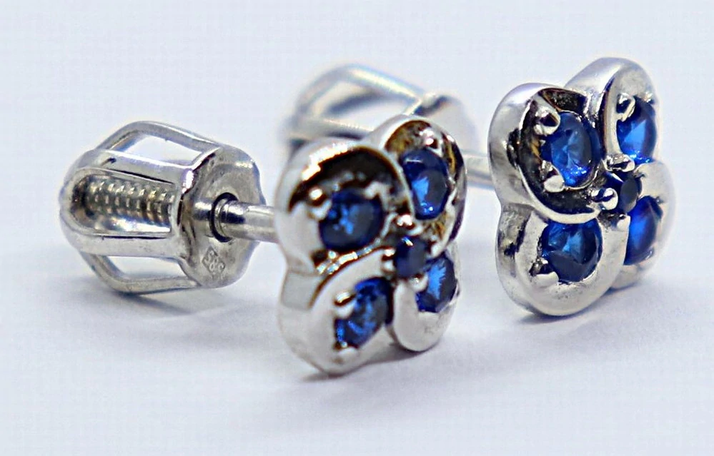 Klenoty Budín Dámské peckové zlaté náušnice na šroubek se safíry z bílého zlata 585/1,56gr HK2363