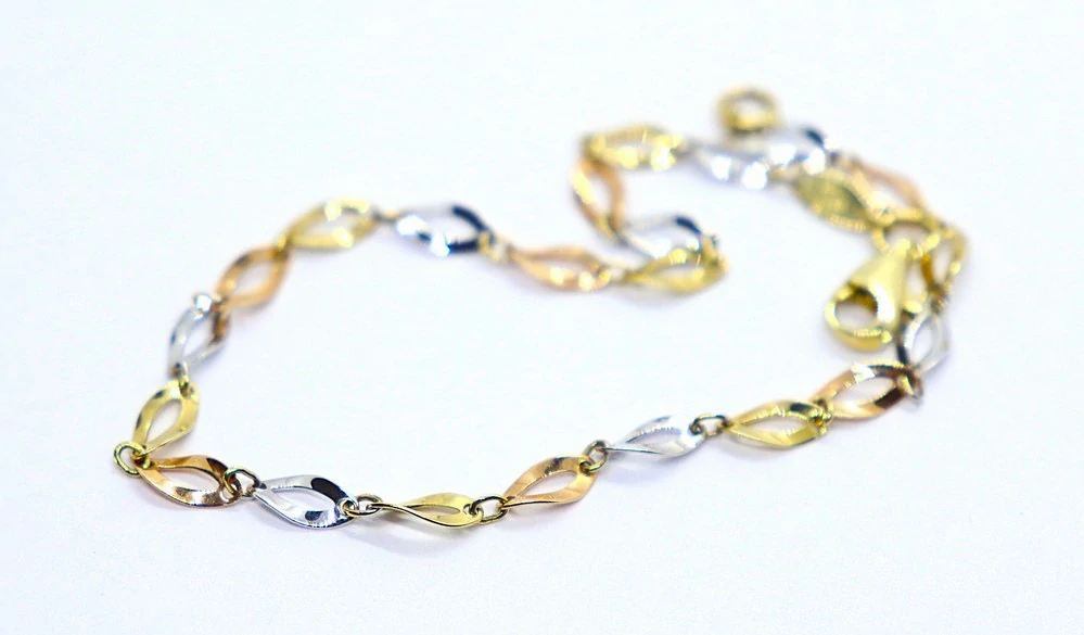 Klenoty Budín Dámský pevný zlatý náramek ze tří barev zlata 19,50cm 585/1,86gr HK7134