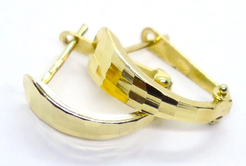 Klenoty Budín Dámské zlaté náušnice ze žlutého zlata s gravírováním 585/1,36gr HK2392