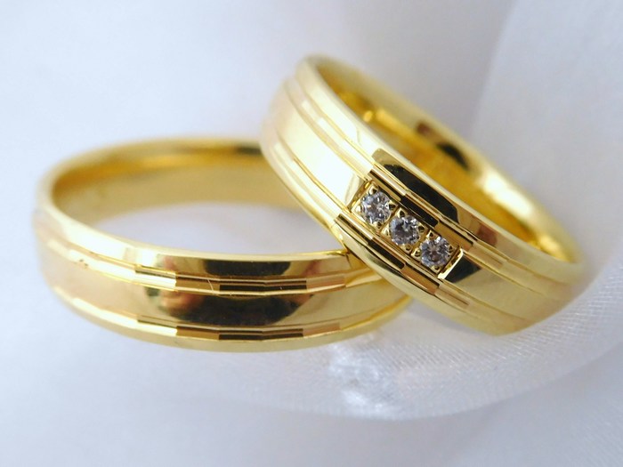 Luxusní zlaté snubní prsteny Couple 585/1000 s diamanty 5N13