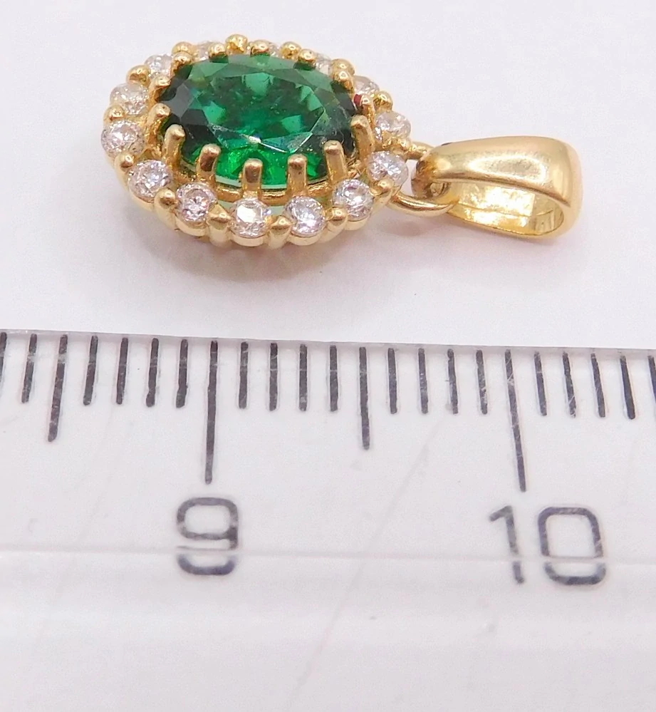 Klenoty Budín Dámský zlatý přívěsek se zirkony a zeleným smaragdem 585/1,18gr H3281