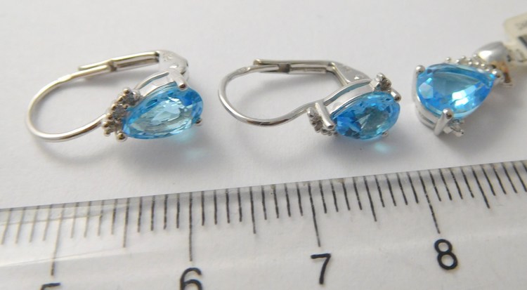 Klenoty Budín Zlatá diamantová souprava s brilianty a BLUE TOPAZY 585/2,40gr 3880062 a 3870153