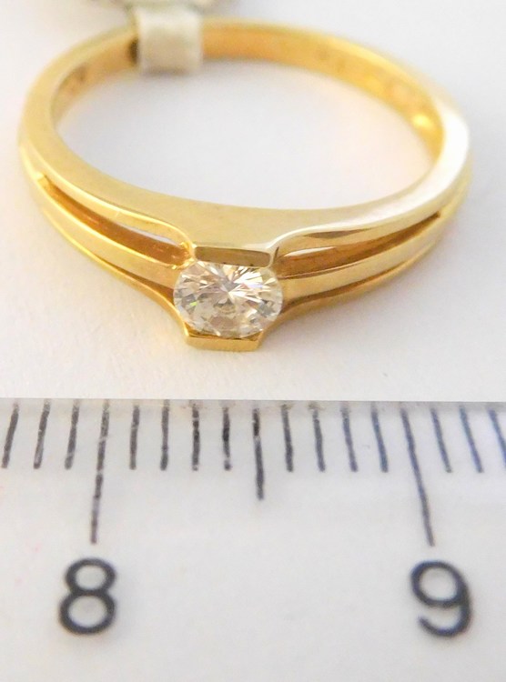 Klenoty Budín Zásnubní prsten s velkým přírodním diamantem 0,19CT 585/2,30gr vel. 52 3810121