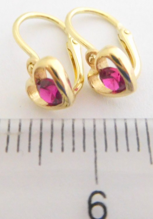 Klenoty Budín Zlaté dětské srdíčkové náušnice s červenými rubíny 585/1,05gr 4030003