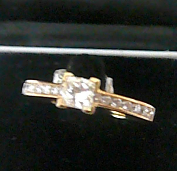 Klenoty Budín Zásnubní zlatý diamantový luxusní prsten vel. 57 585/2,85gr s mohutným diamantem