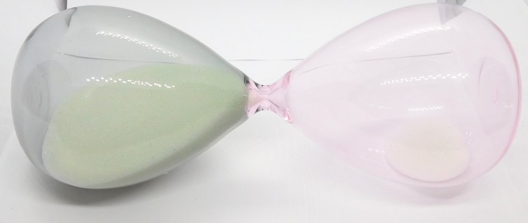 KLENOTY BUDÍN Designové skleněné šedo-růžové přesýpací hodiny 15min. BPH101