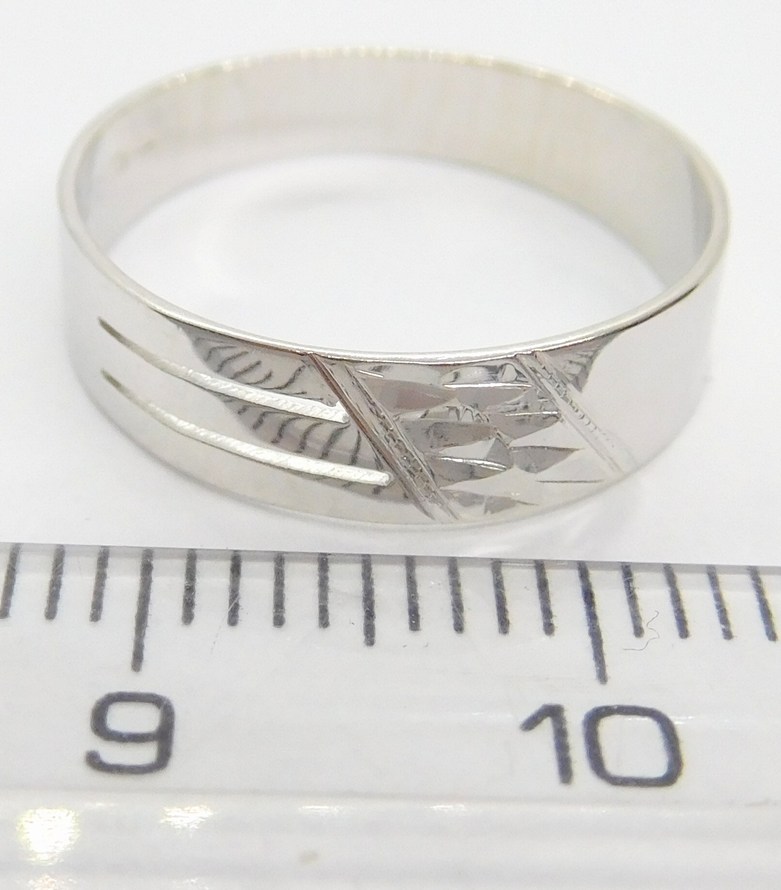 Klenoty Budín Mohutný zlatý prsten z bílého zlata 585/1,39gr vel.50 321040649