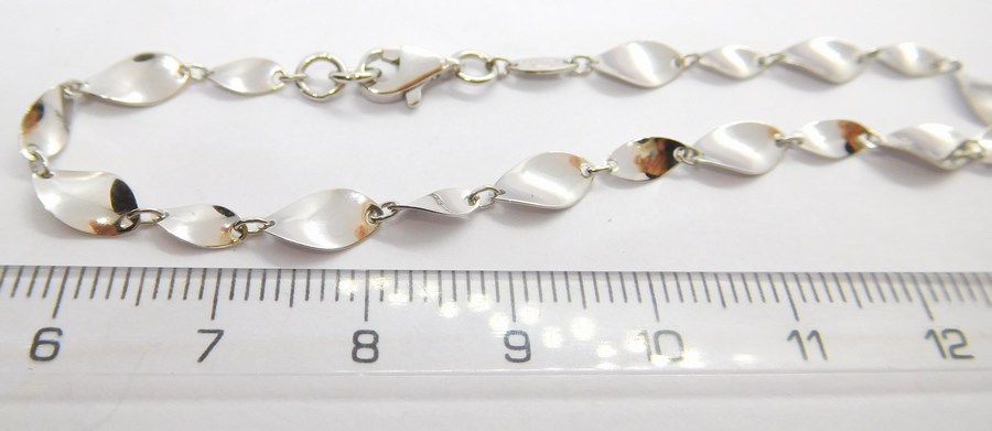 Klenoty Budín Dámský hladký pevný zlatý náramek z bílého zlata 585/2,50gr 18cm HK7006