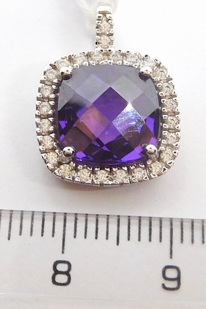 Klenoty Budín Dámský stříbrný přívěsek se zirkony a fialovým ametystem 925/1000 MM12
