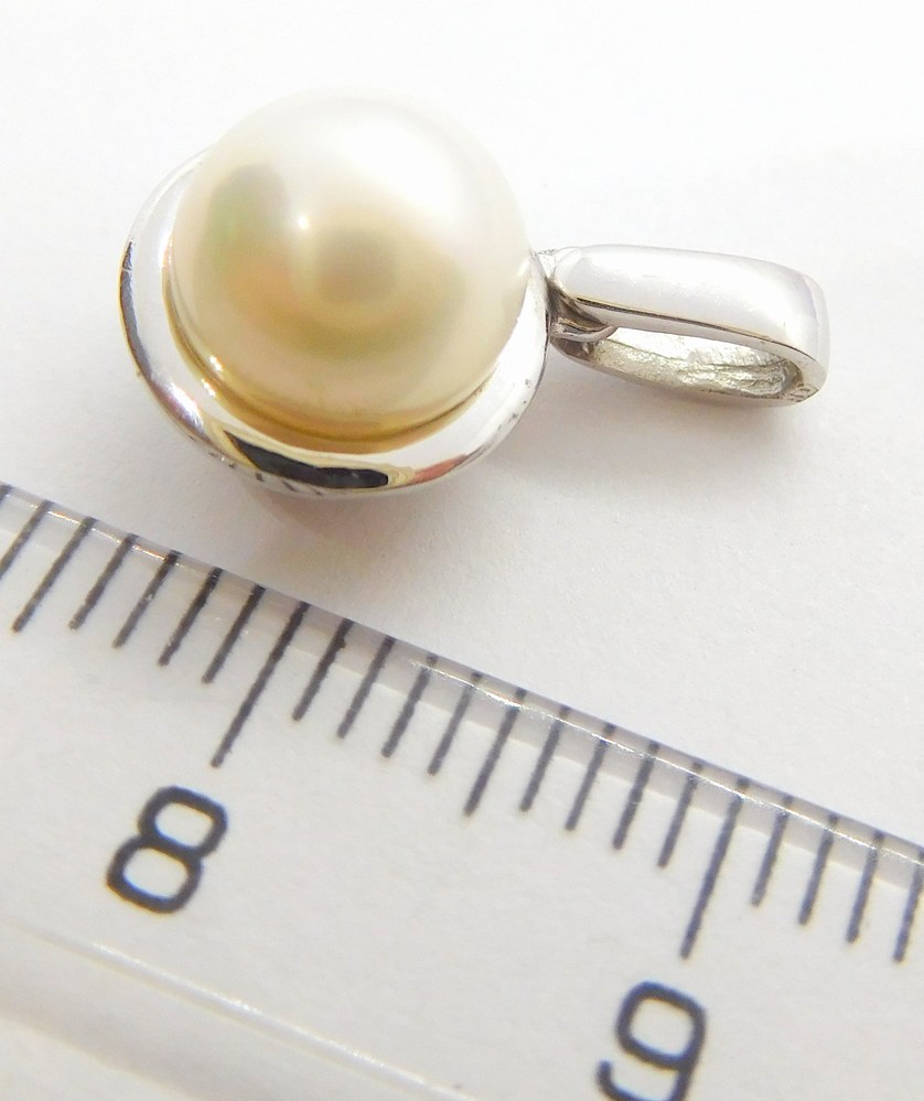 Klenoty Budín Dámské zlatá přívěsek s bílou perlou 585/1,57gr HK3117