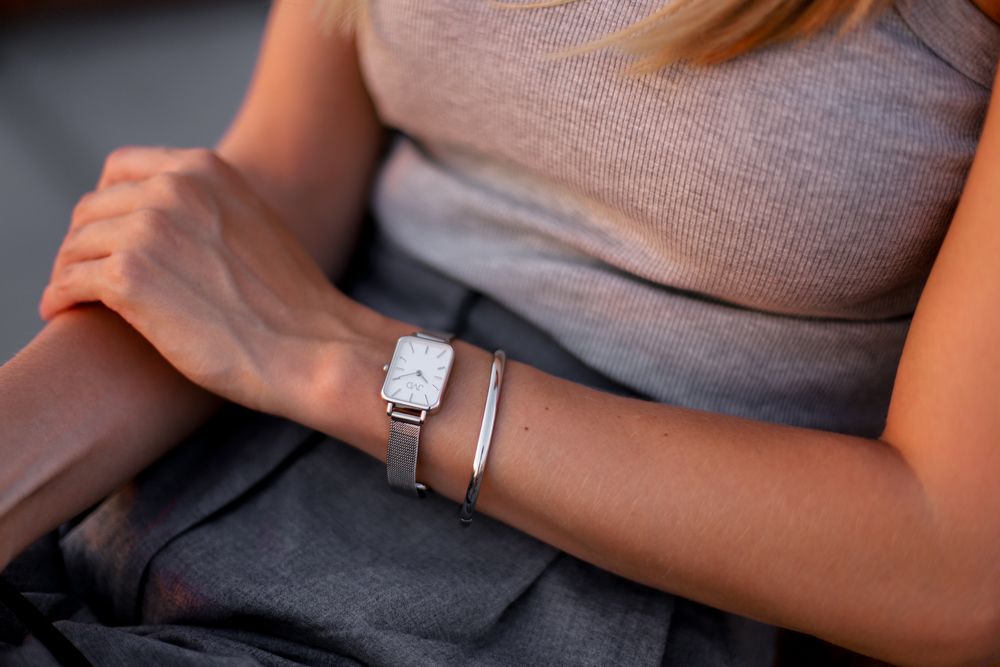 JVD Luxusní dámské elegantní nerezové ocelové hodinky JVD JVD J-TS60