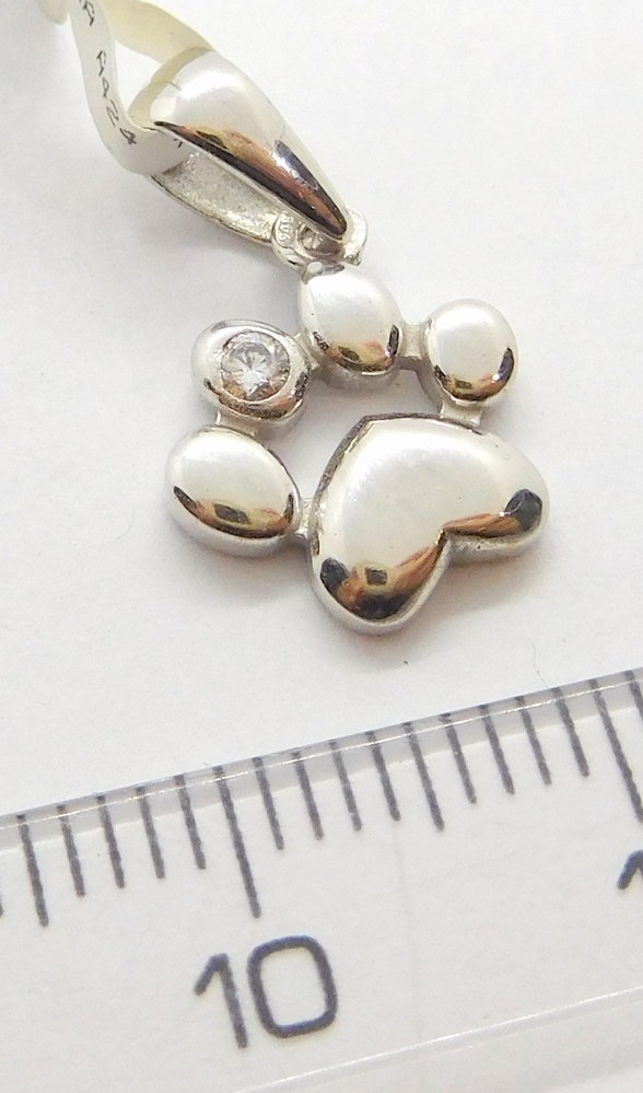 Klenoty Budín Zlatý přívěsek z bílého zlata se zirkonem TLAPKA  585/0,97gr 6670424