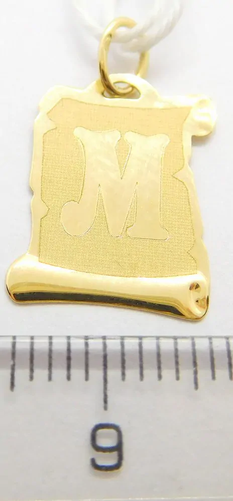 Klenoty Budín Zlatý přívěsek na pergamenu s gravírováním - písmenko M 585/0,48gr GUPYN-85221