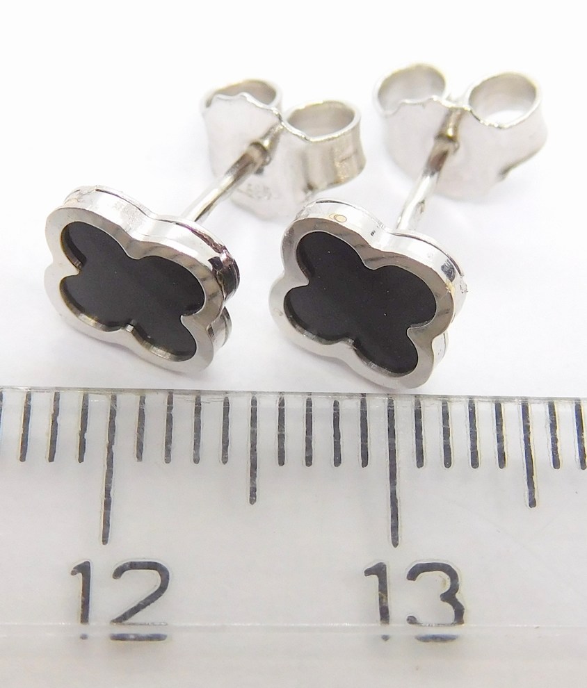 Klenoty Budín Dámské zlaté náušnice z bílého zlata s černým smaltem čtyřlístek 585/1,33gr H225