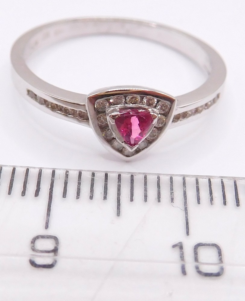 Klenoty Budín Diamantový mohutný zásnubní prsten se turmalínem 585/1,67g vel.53 SKLADEM J-24573 / D006