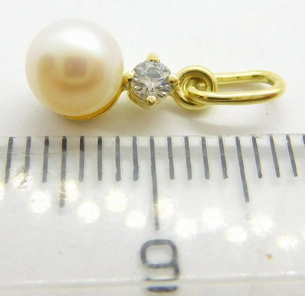 Klenoty Budín Zlatý přívěsek s bílou perlou a zirkonem 585/0,65gr 245040064