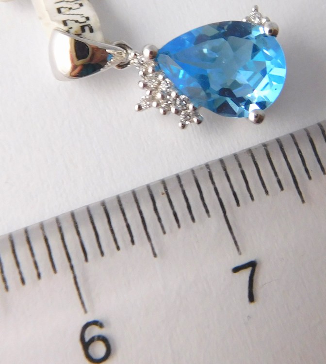 Klenoty Budín Zlatý diamantový přívěsek s brilianty a velkým modrým topazem 585/0,85gr 3870153