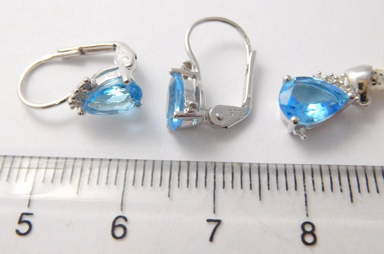 Klenoty Budín Zlatá diamantová souprava s brilianty a BLUE TOPAZY 585/2,40gr 3880062 a 3870153