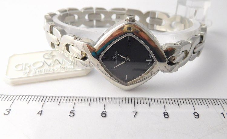 Dámské švýcarské luxusní hodinky Grovana 4015.1137 se safírovým sklem