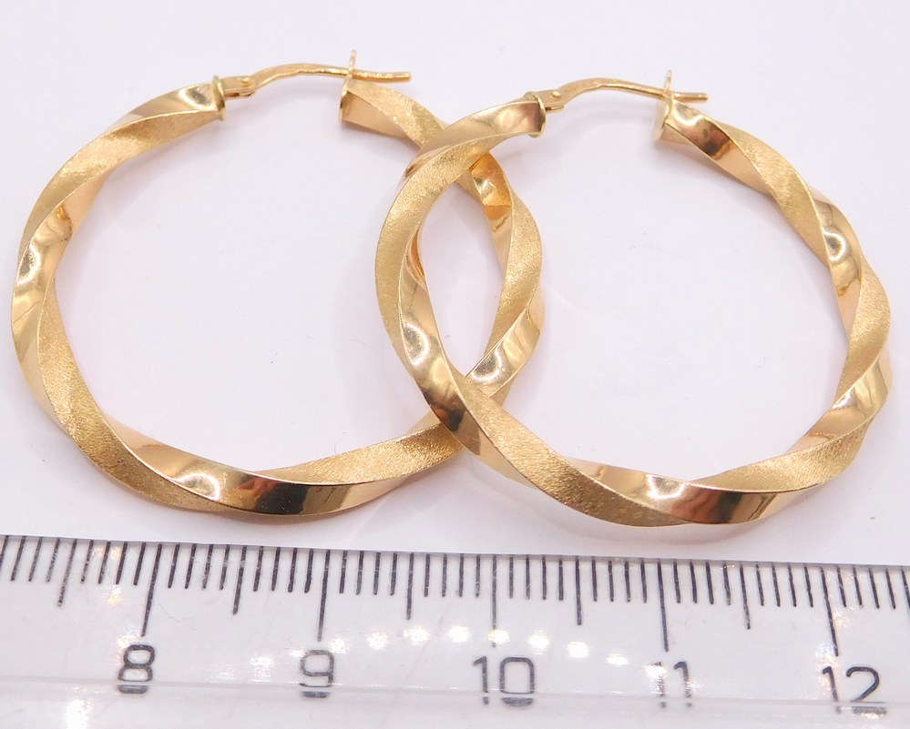 Klenoty Budín Dámské kruhové gravírované zlaté náušnice 3,5cm 585/2,76gr HK2421