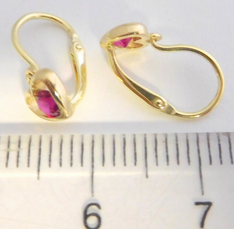 Klenoty Budín Zlaté dětské srdíčkové náušnice s červenými rubíny 585/1,05gr 4030003