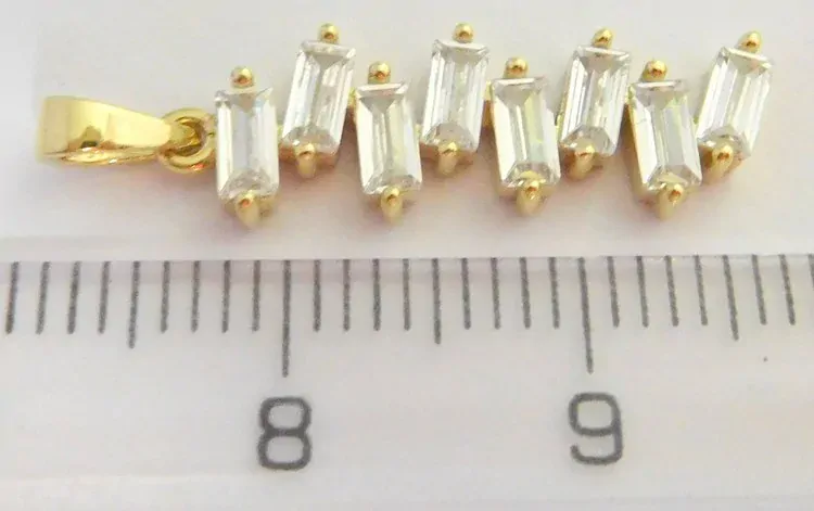 Klenoty Budín Zlatý přívěsek ze žlutého zlata se zirkony 585/1,32gr HK3027