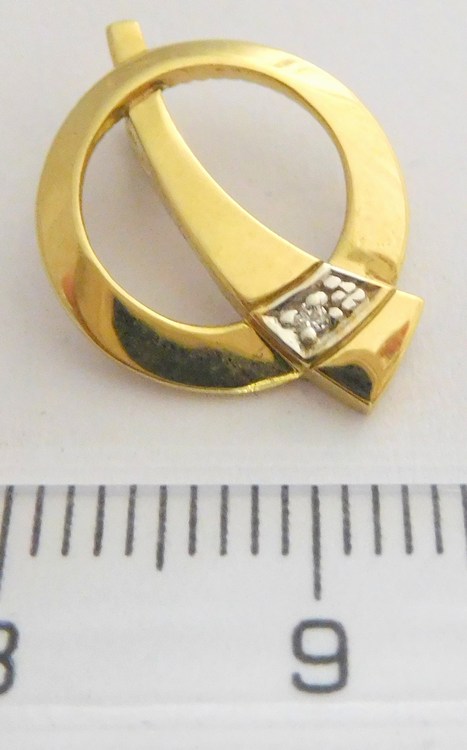 Klenoty Budín Zlatý přívěsek ze žlutého zlata se zirkony 585/1,34gr HK3036