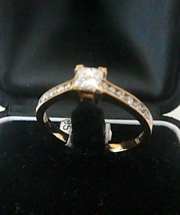 Klenoty Budín Zásnubní zlatý diamantový luxusní prsten vel. 57 585/2,85gr s mohutným diamantem