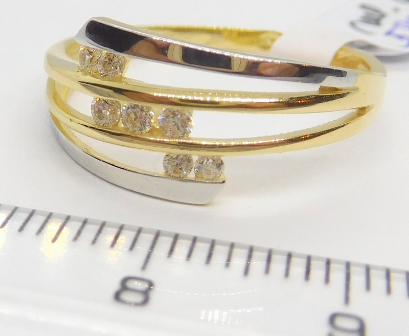 Klenoty Budín Dámský zlatý prsten v kombinaci zlata se zirkony 585/2,72gr vel. 59 HK1260