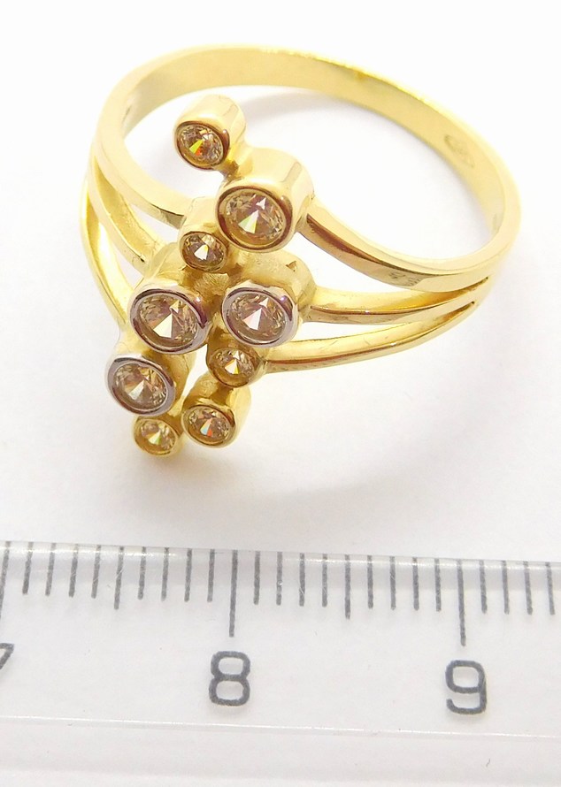 Klenoty Budín Mohutný zlatý prsten se zirkony 585/3,65gr vel. 59 HK1014B