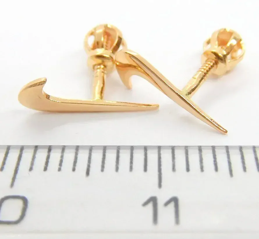 Klenoty Budín Zlaté pecičky z růžového zlata - náušnice ve tvaru NIKE na šroubek 585/0,48gr 731041013