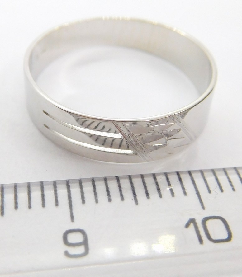 Klenoty Budín Mohutný zlatý prsten z bílého zlata 585/1,39gr vel.50 321040649