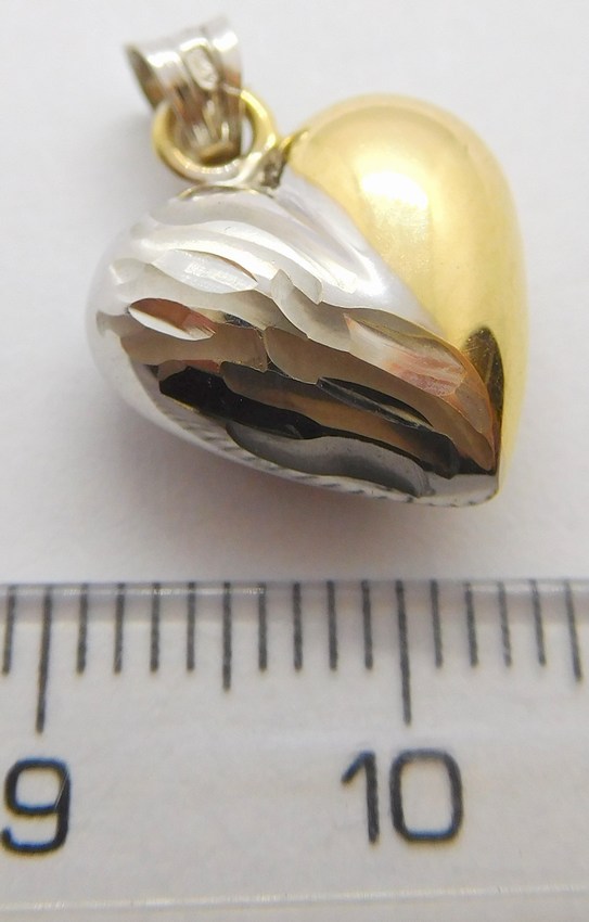 Klenoty Budín Gravírovaný dámský zlatý přívěsek srdíčko 585/1,06gr H132