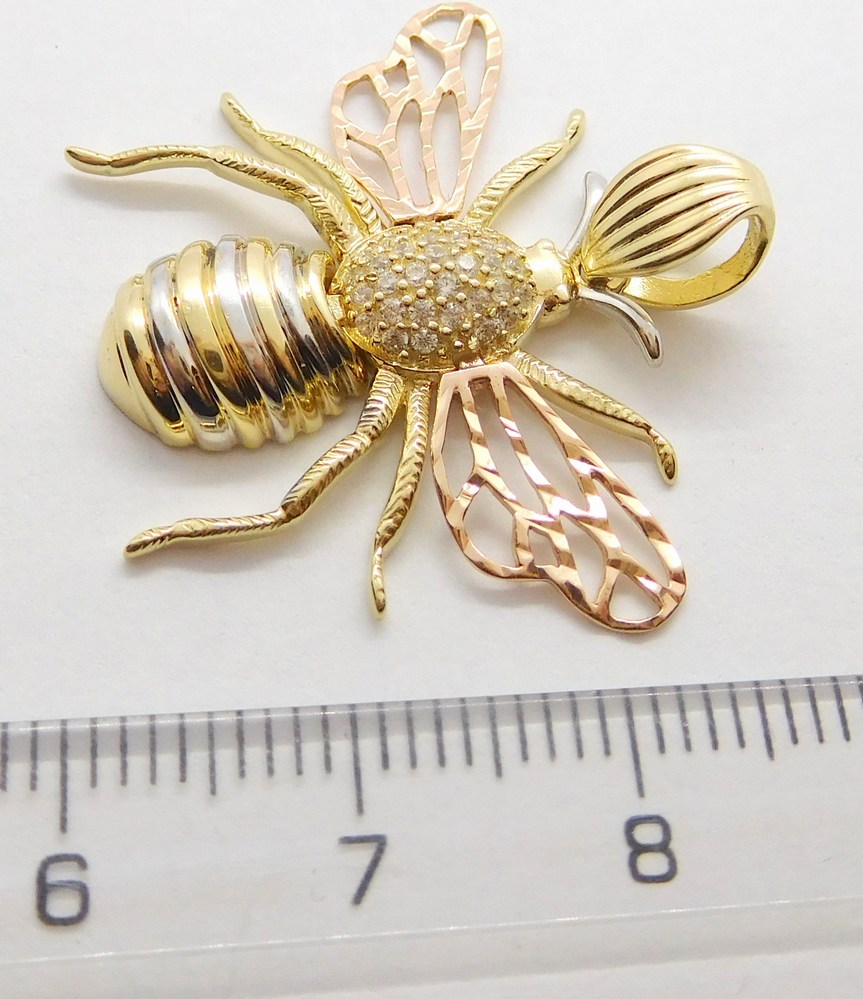 Klenoty Budín Mohutný zlatý přívěsek - včelka ze tří barev zlata 585/2,96gr HK3110