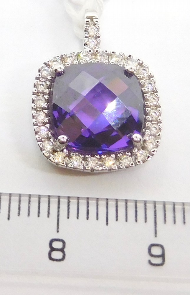 Klenoty Budín Dámský stříbrný přívěsek se zirkony a fialovým ametystem 925/1000 MM12
