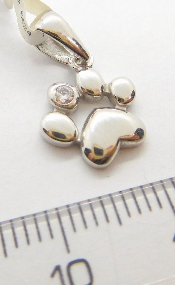 Klenoty Budín Zlatý přívěsek z bílého zlata se zirkonem TLAPKA  585/0,97gr 6670424