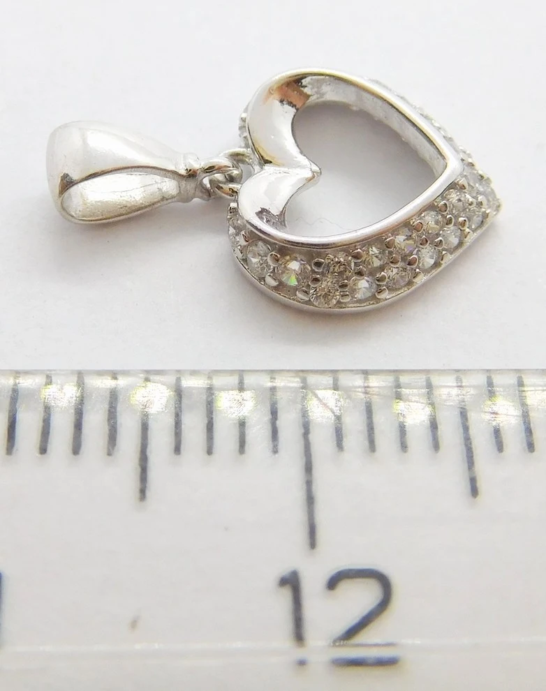 Klenoty Budín Zlaté srdíčko - zlatý přívěsek z bílého zlata se zirkony 585/0,80gr HK3174