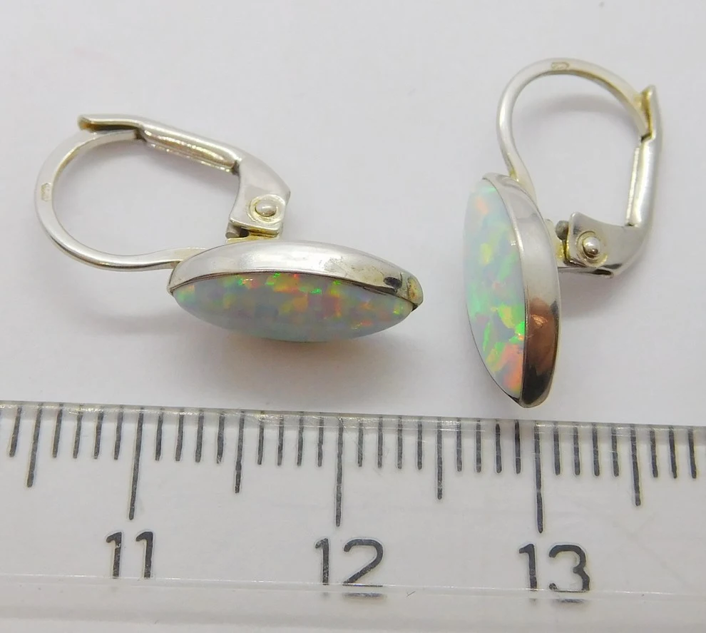 Klenoty Budín Dámské klasické náušnice z blého zlata s bílými opály na patent 585/1,96gr HK2221