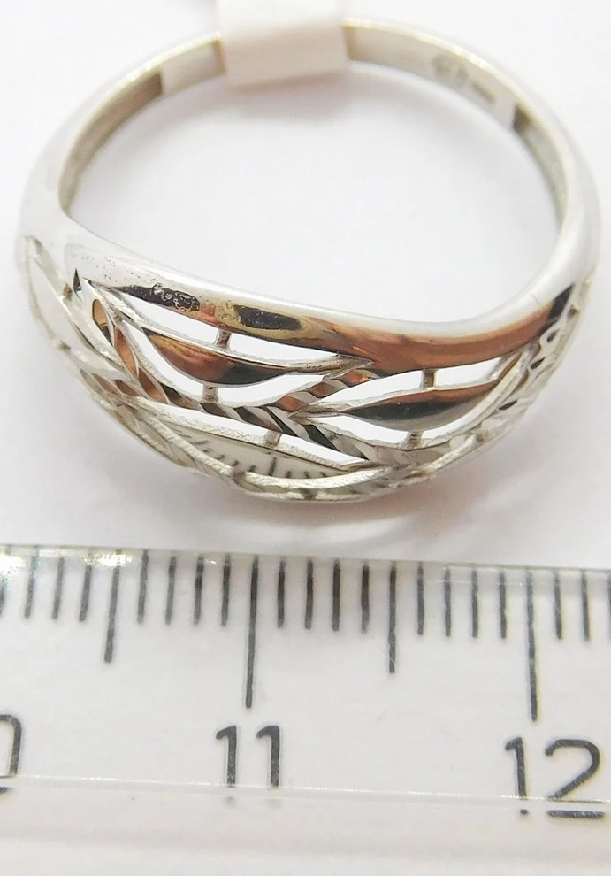 Klenoty Budín Dámský mohutný prsten z bílého zlata s gravírováním 585/1,98gr vel. 59 HK1147