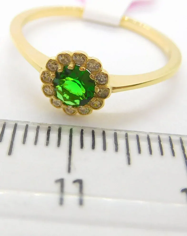 Klenoty Budín Dámský zlatý prsten se zirkony a velkým zeleným smaragdem 585/1,25gr vel. 54 HK1155