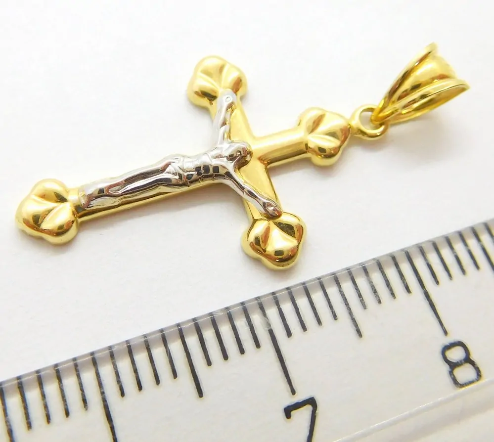 Klenoty Budín Zlatý gravírovaný přívěsek z bílého a žlutého zlata křížek 585/0,83gr 01658